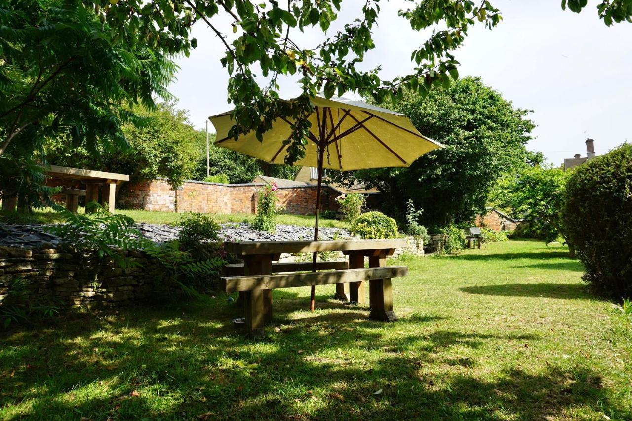 The Coach House And The Stable Apartman Woodchester Kültér fotó