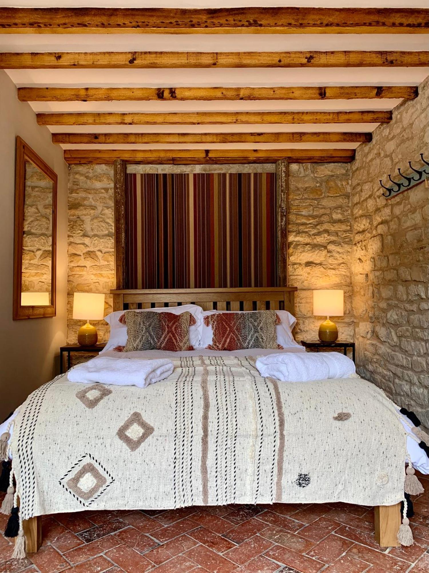 The Coach House And The Stable Apartman Woodchester Szoba fotó
